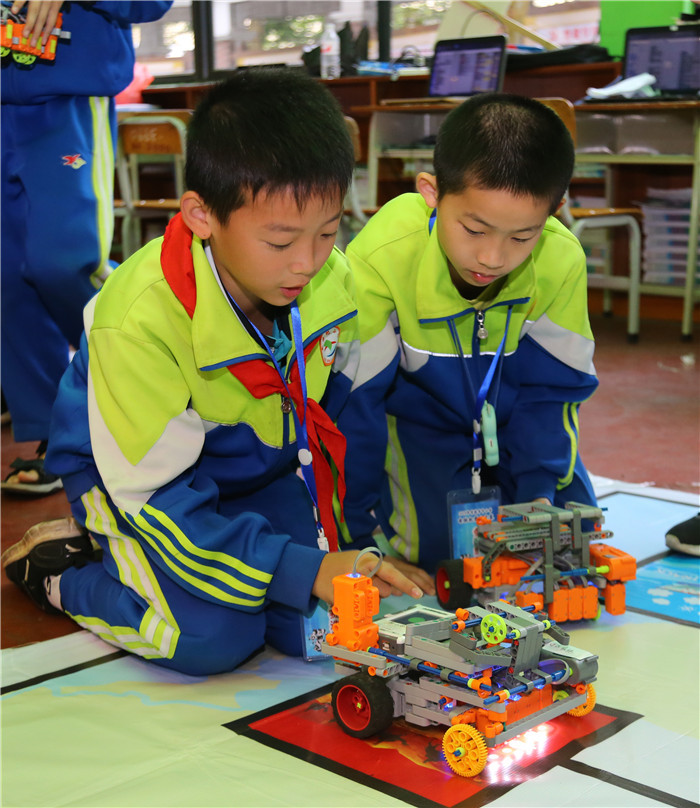 2019年首届贵港市中小学电脑机器人竞赛活动 .JPG