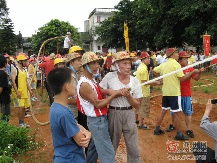 大安消防节(网上照片).jpg