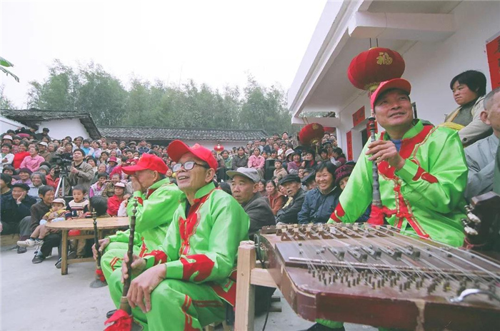 春节社戏（赵庆华摄）.jpg