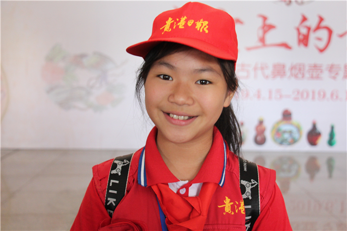 李秋莹小记者（记者欧钰宇 摄）_副本.jpg