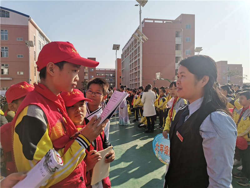 陆旭泽2019.12.6日港南一小民族文化嘉年华开幕式.jpg