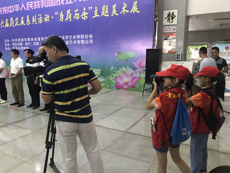 苏心怡2019.8.1为荷而乐主题美术展_副本.jpg