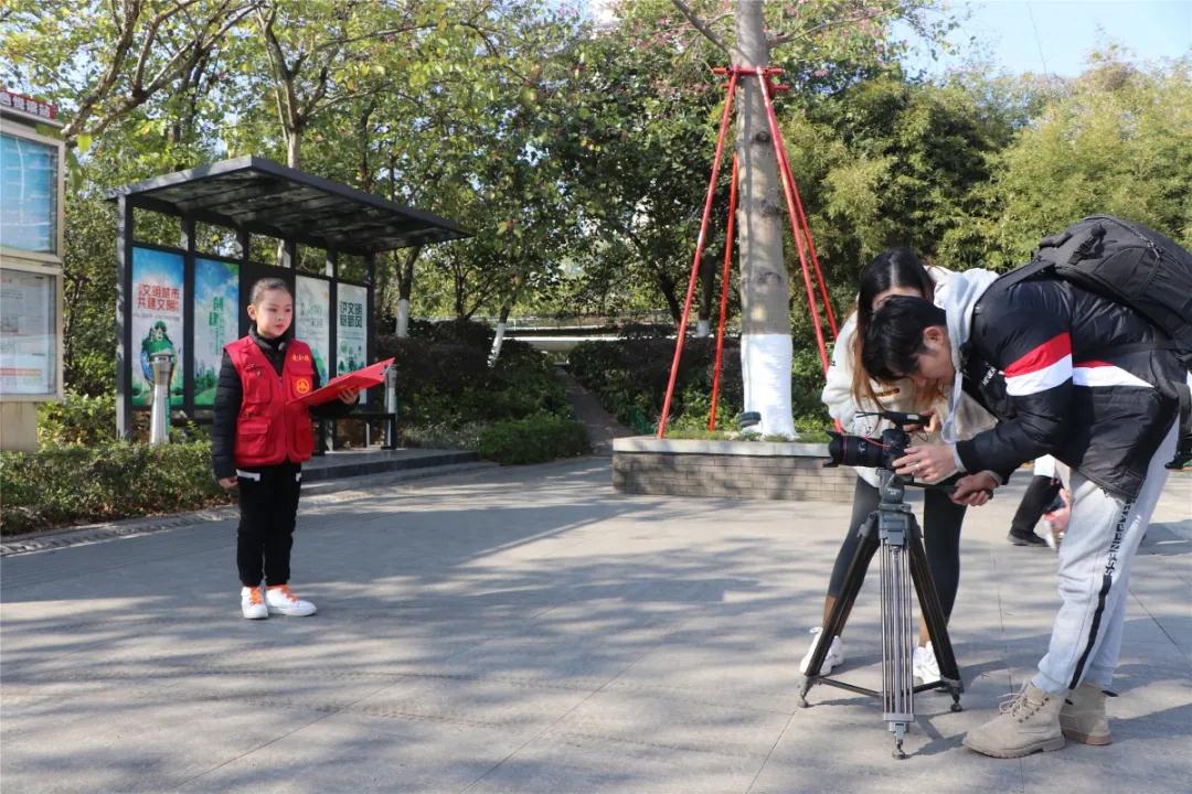 小记者诵读.jpg
